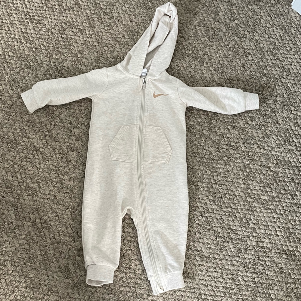 Nike Essential Hoodie 12m